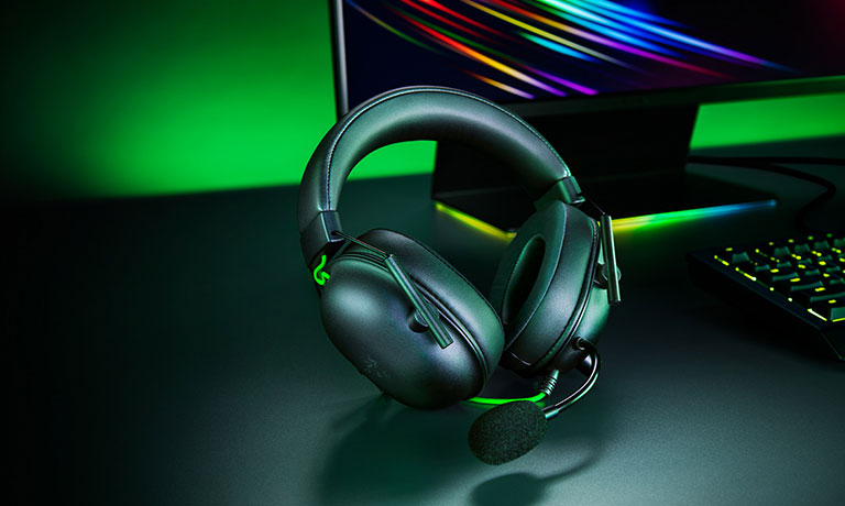 魅力的なオーディオとクリアなマイク音声を備えたゲーミングヘッドセット「Razer BlackShark V2 X」