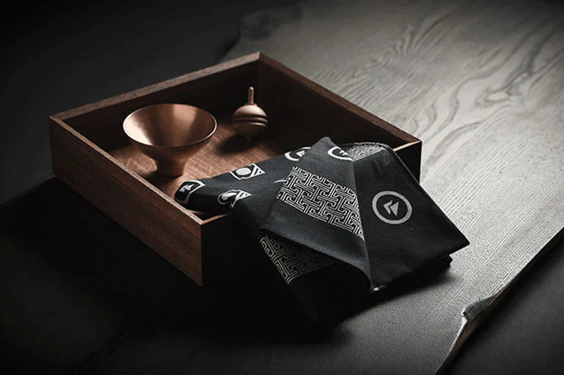 【厳選!】Ghost of Tsushima(ゴーストオブツシマ)のオシャレなアパレルグッズをご紹介します!洗練されたデザインは普段使いも可能です!