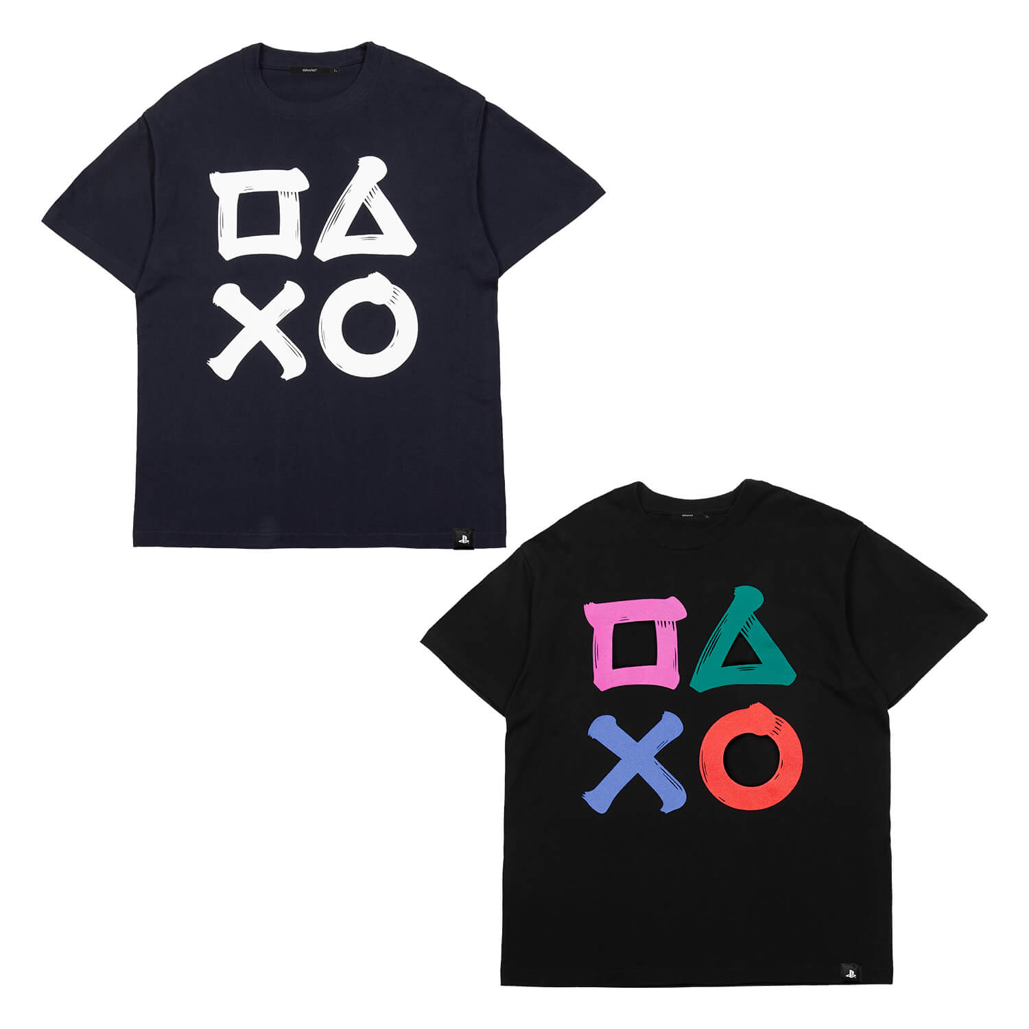 筆文字フロントビッグプリント Tシャツ / PlayStation™　