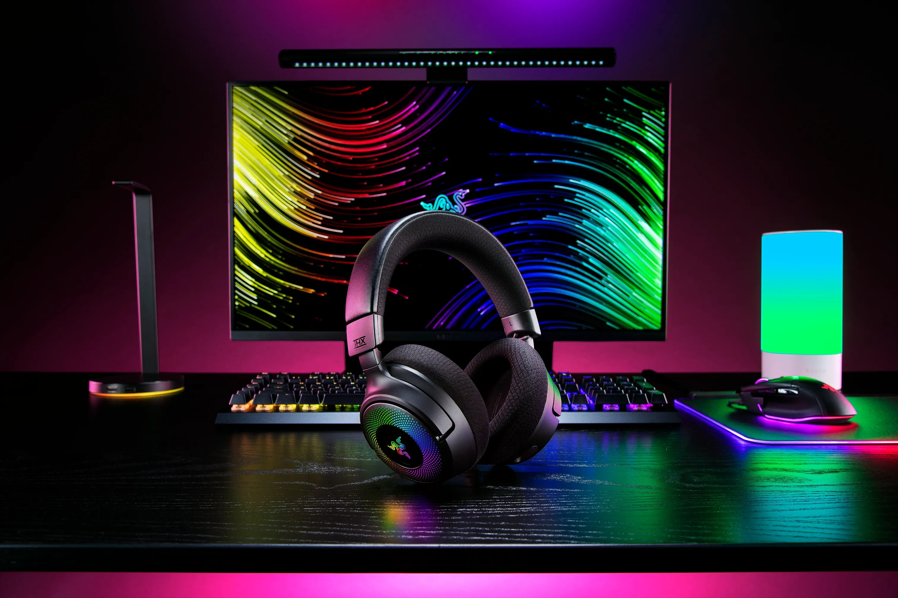 Razer Kraken V4 特集。上質な装着感と最新のユーティリティーのゲーミングヘッドセット