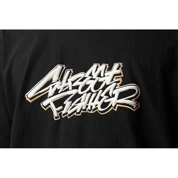 ストリートファイター SF6ステッカーロゴ Tシャツ ブラック – GRAPHT ストリートファイター SF6ステッカーロゴ Tシャツ ブラック – GRAPHT
