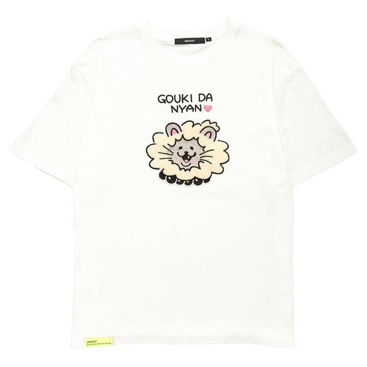 【予約受付中】ストリートファイター キャラクターTシャツ (がんばれジュリちゃん 豪鬼ニャン) バニラホワイト
