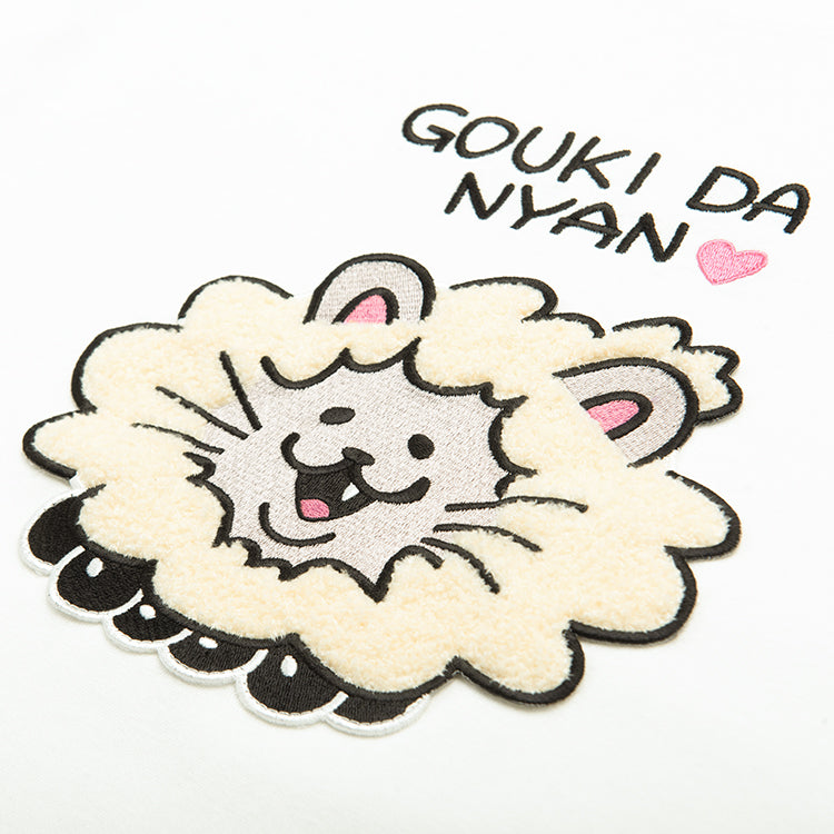 【予約受付中】ストリートファイター キャラクターTシャツ (がんばれジュリちゃん 豪鬼ニャン) バニラホワイト thumbnail 3